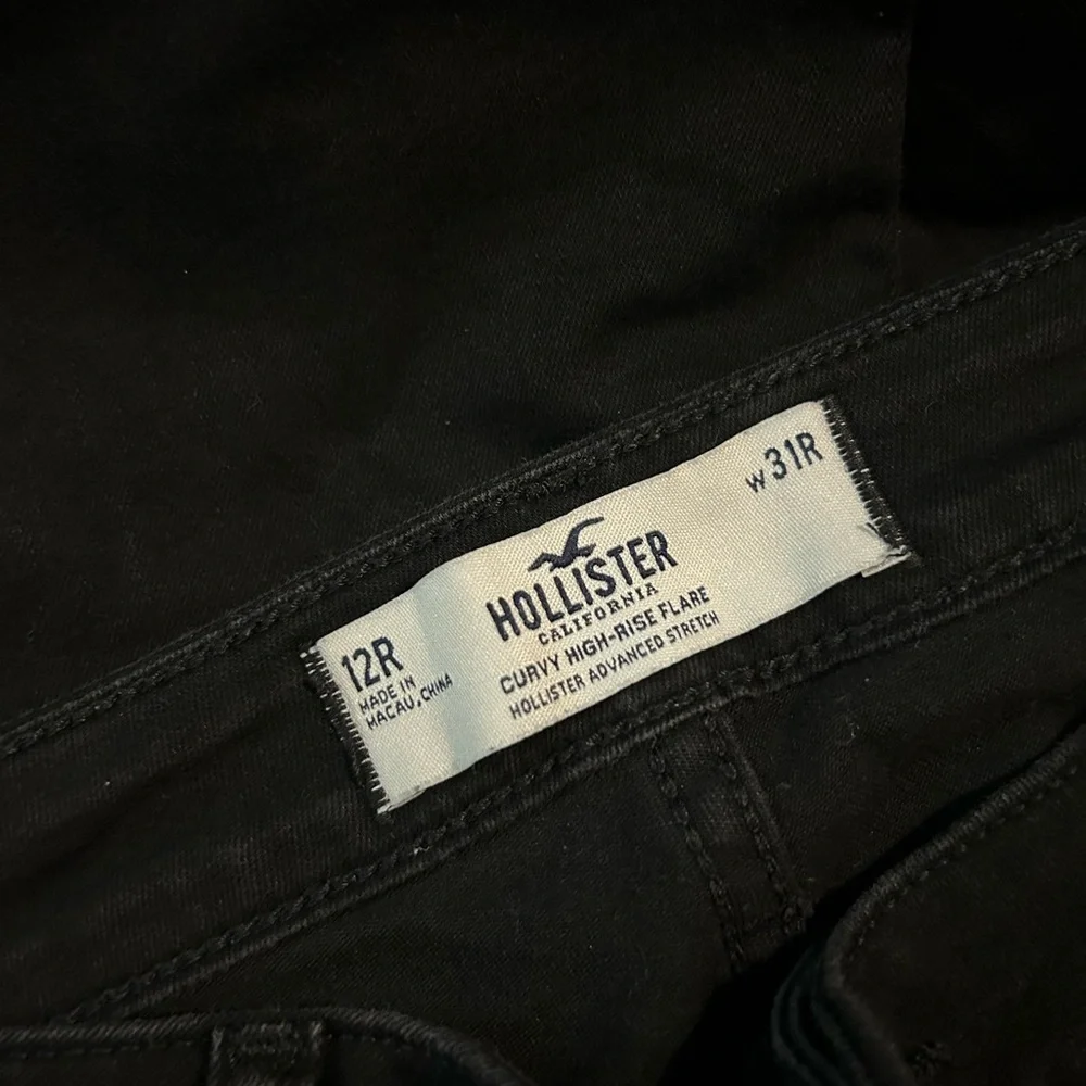 Hollister Black High-Rise Flare Jeans - Picture 2 of 3